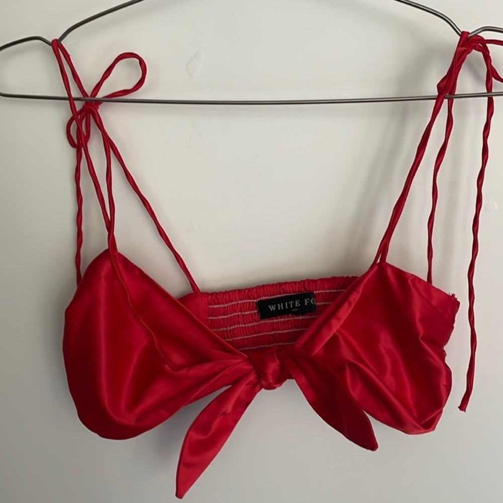 ❤️ White Fox Boutique Red Satin Bow Tie Up Crop Top ❤️